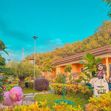 Baan Suan Mee Tang Hotel Csanthaburi Kültér fotó