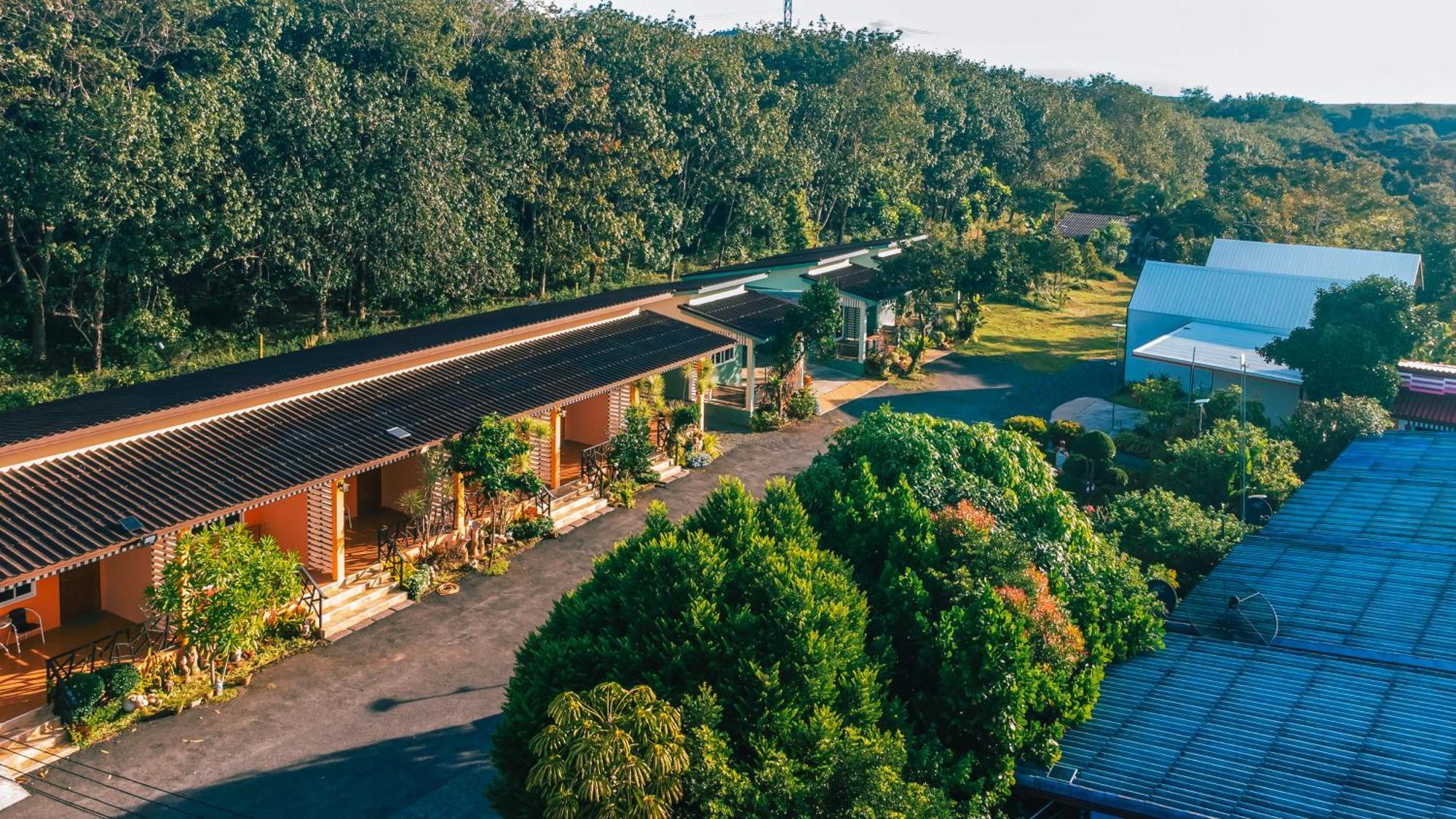 Baan Suan Mee Tang Hotel Csanthaburi Kültér fotó