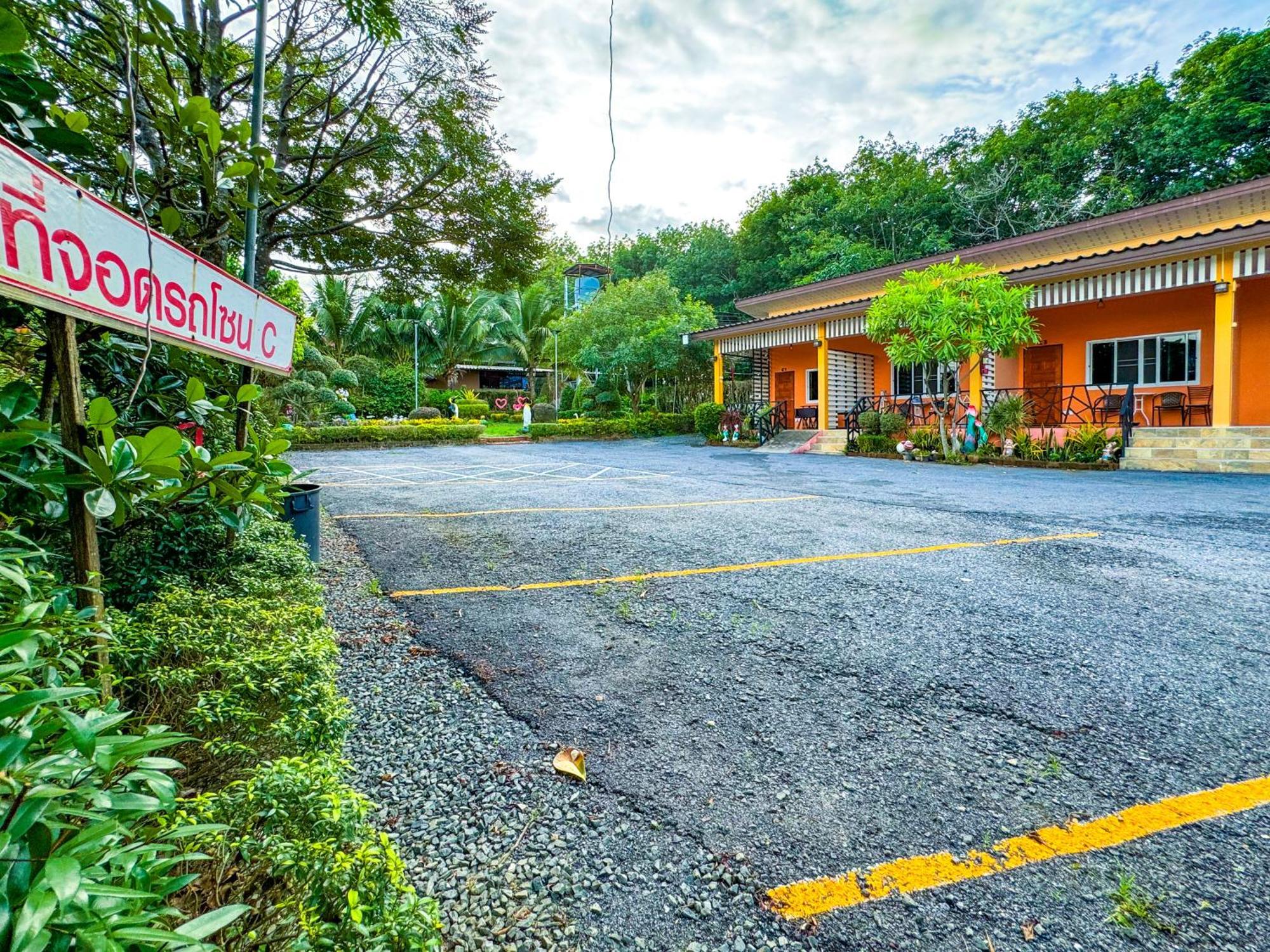 Baan Suan Mee Tang Hotel Csanthaburi Kültér fotó