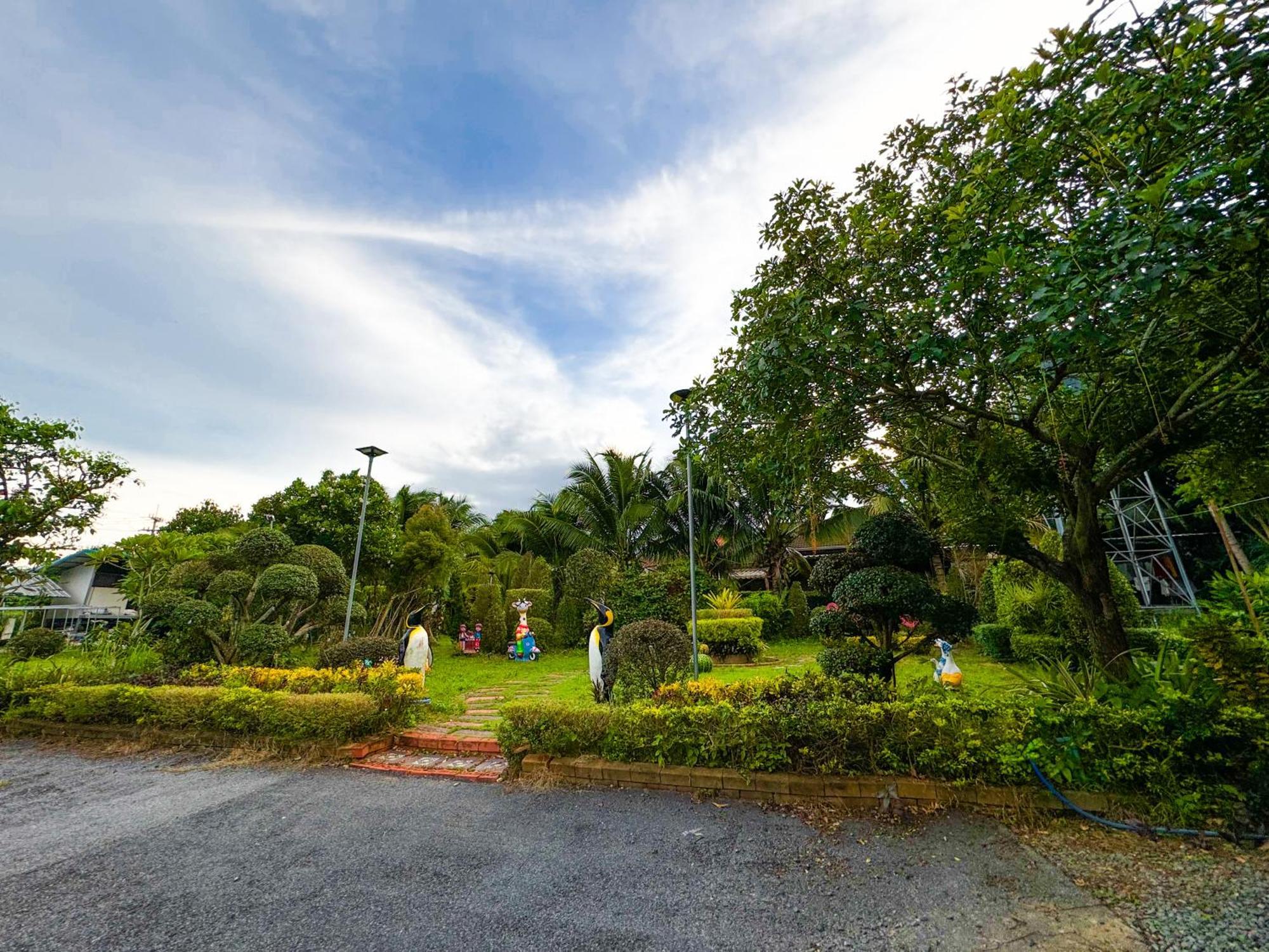 Baan Suan Mee Tang Hotel Csanthaburi Kültér fotó