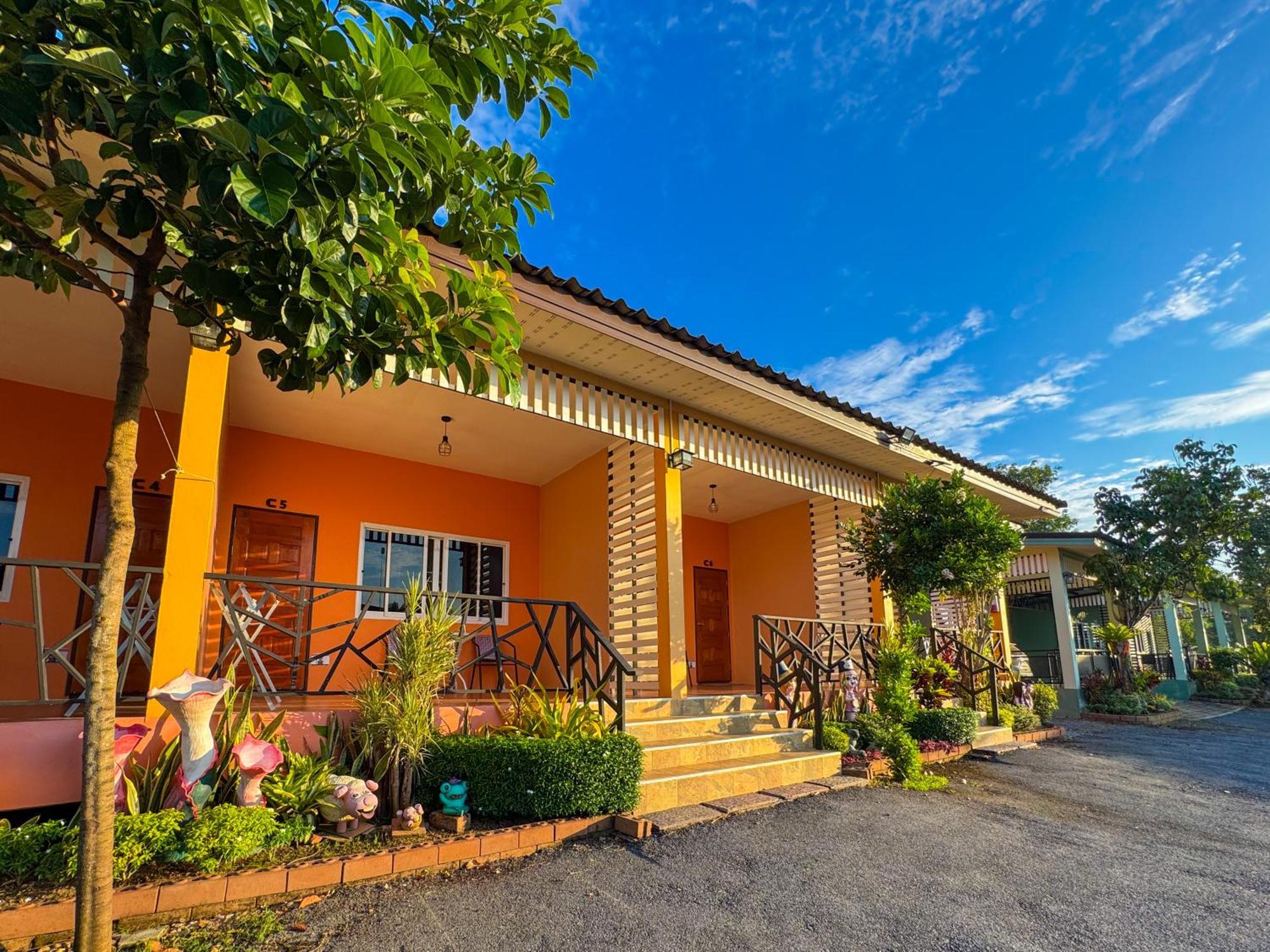 Baan Suan Mee Tang Hotel Csanthaburi Kültér fotó