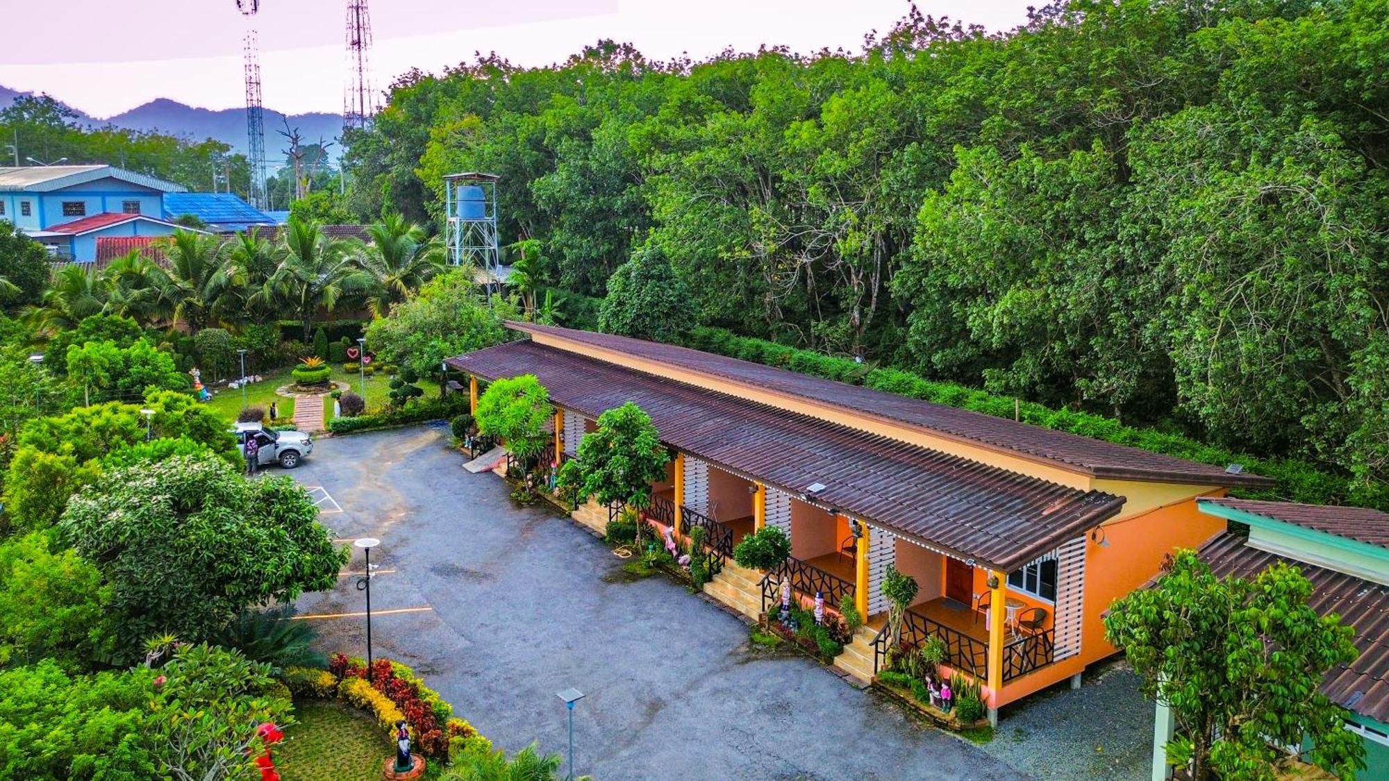 Baan Suan Mee Tang Hotel Csanthaburi Kültér fotó