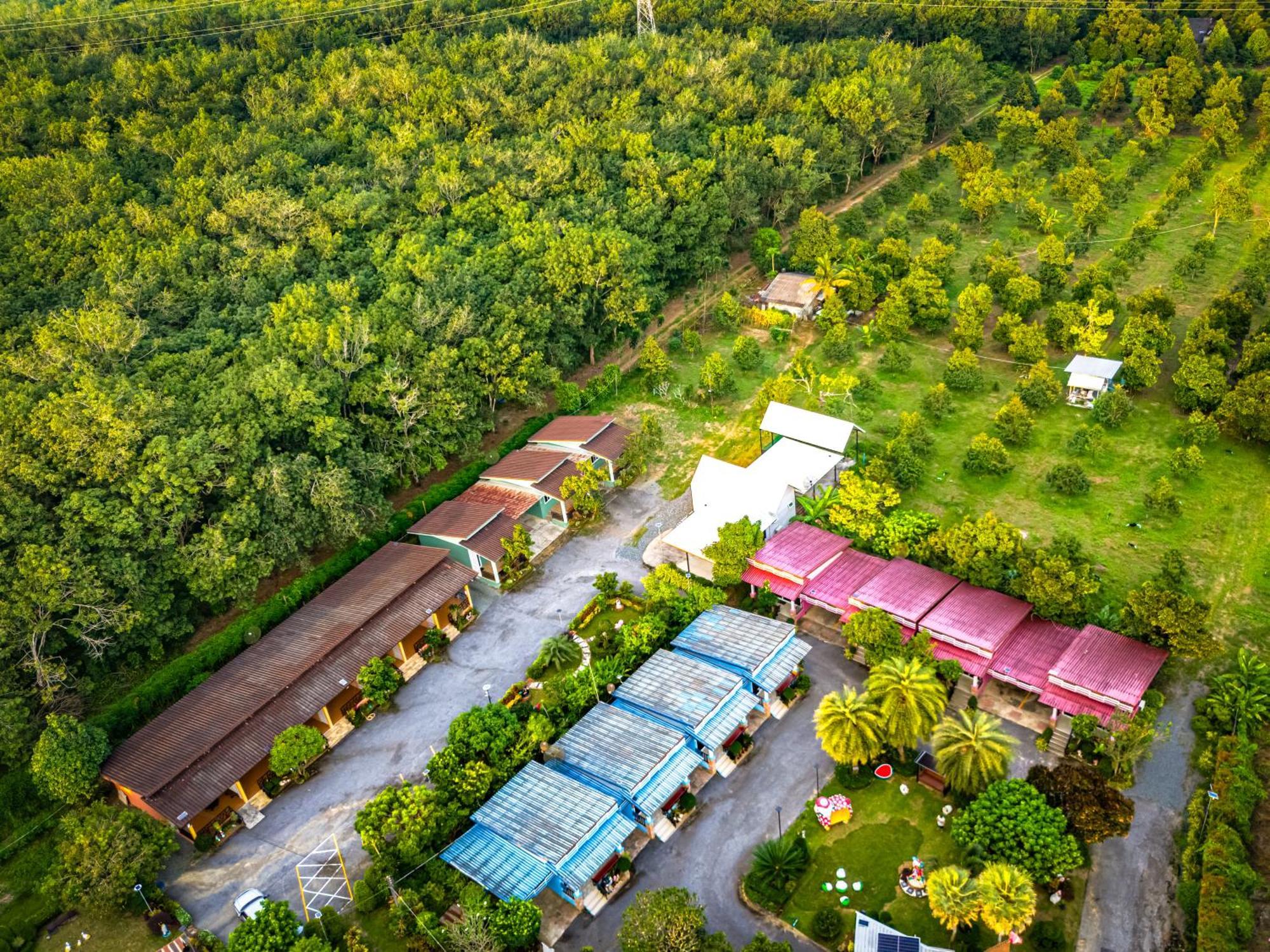 Baan Suan Mee Tang Hotel Csanthaburi Kültér fotó