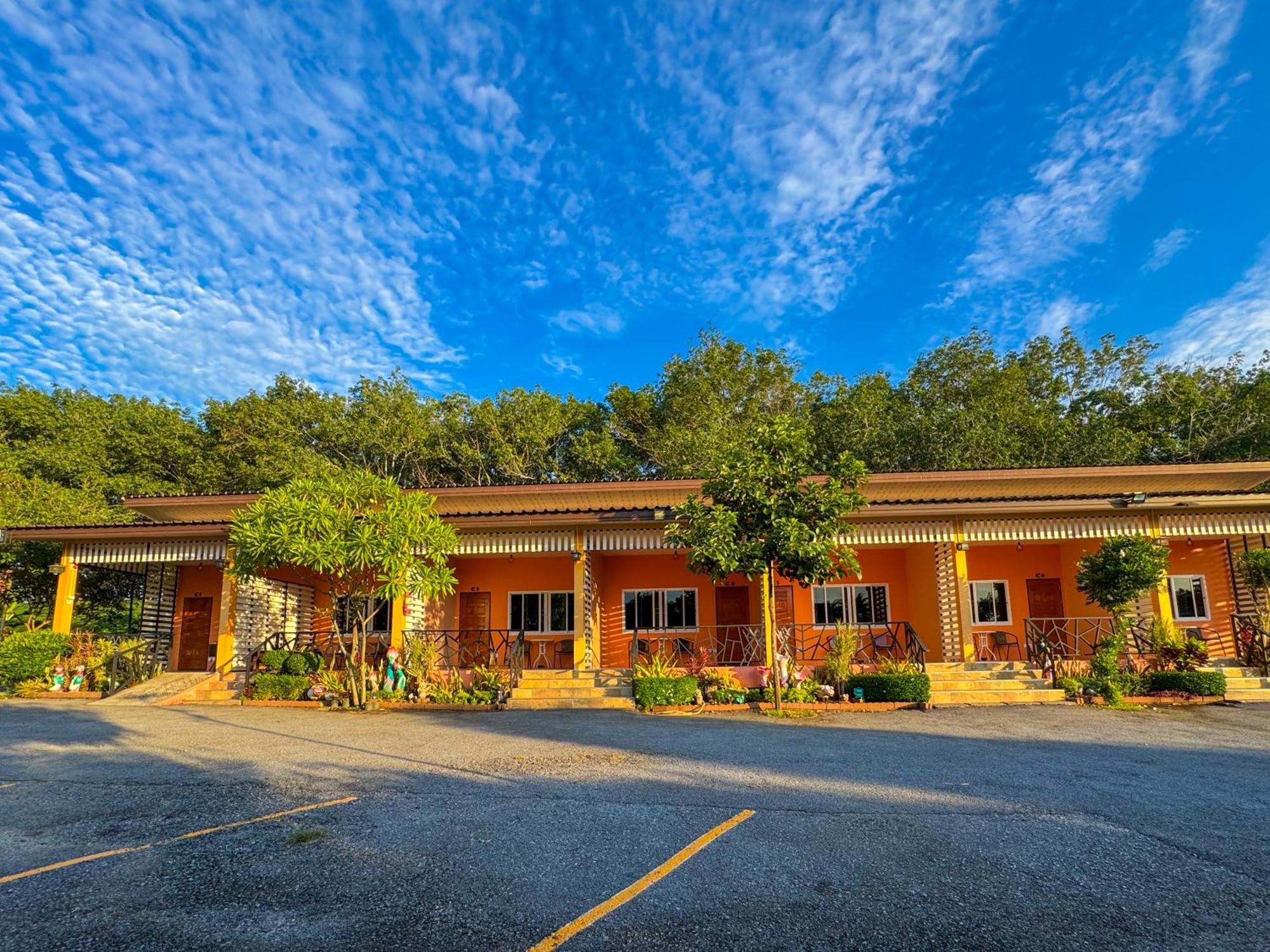 Baan Suan Mee Tang Hotel Csanthaburi Kültér fotó